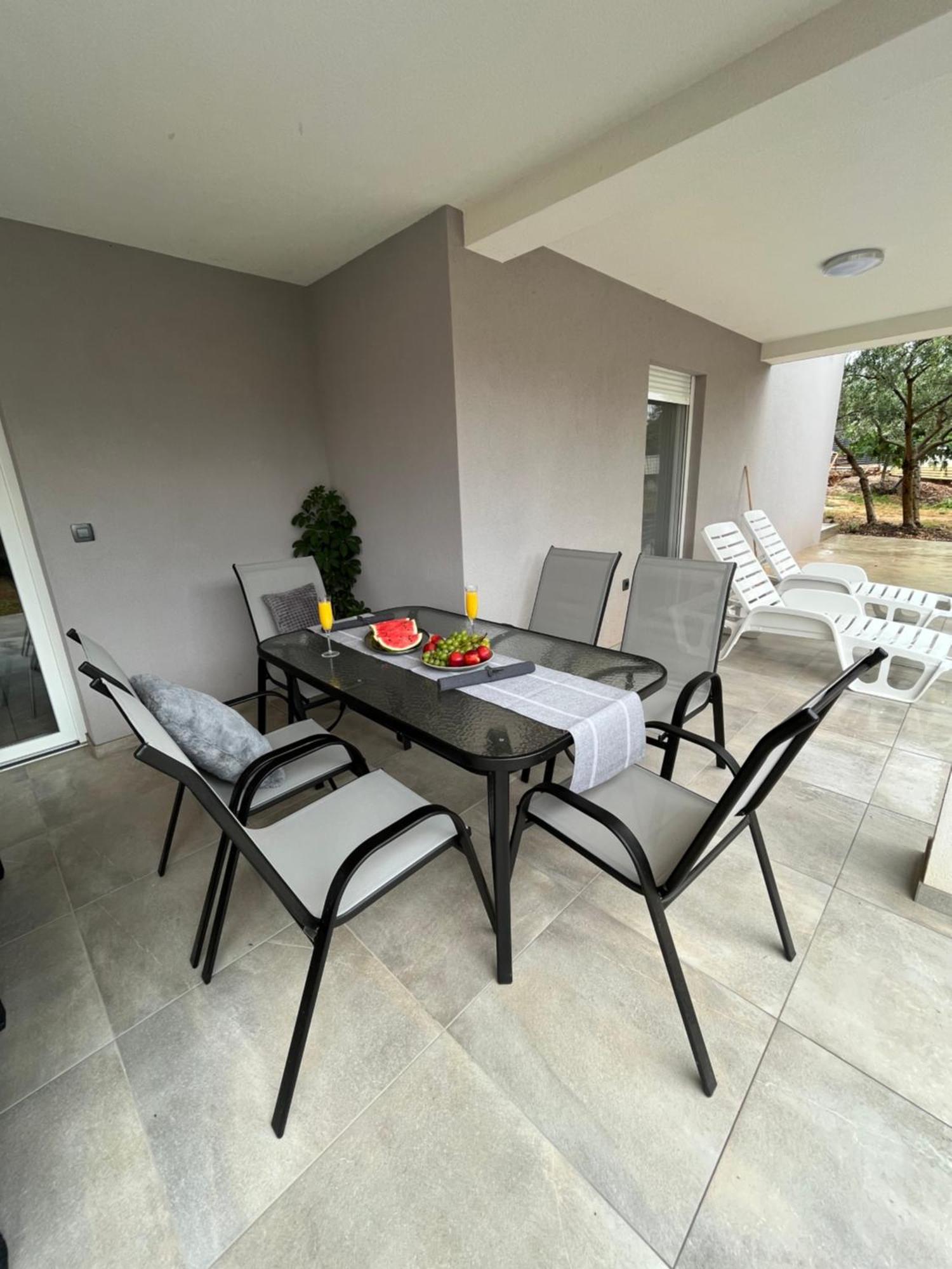 Apartman Oliva 扎达尔 外观 照片