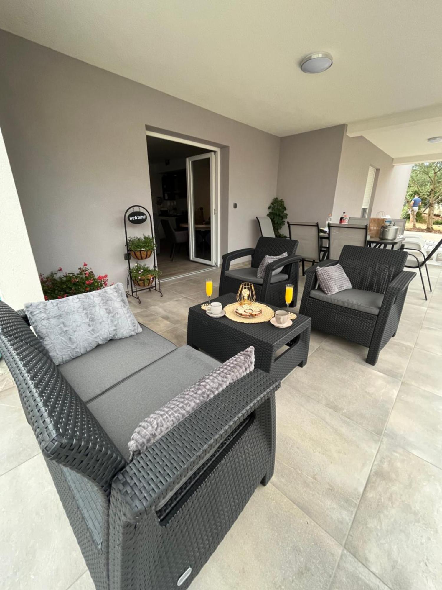 Apartman Oliva 扎达尔 外观 照片